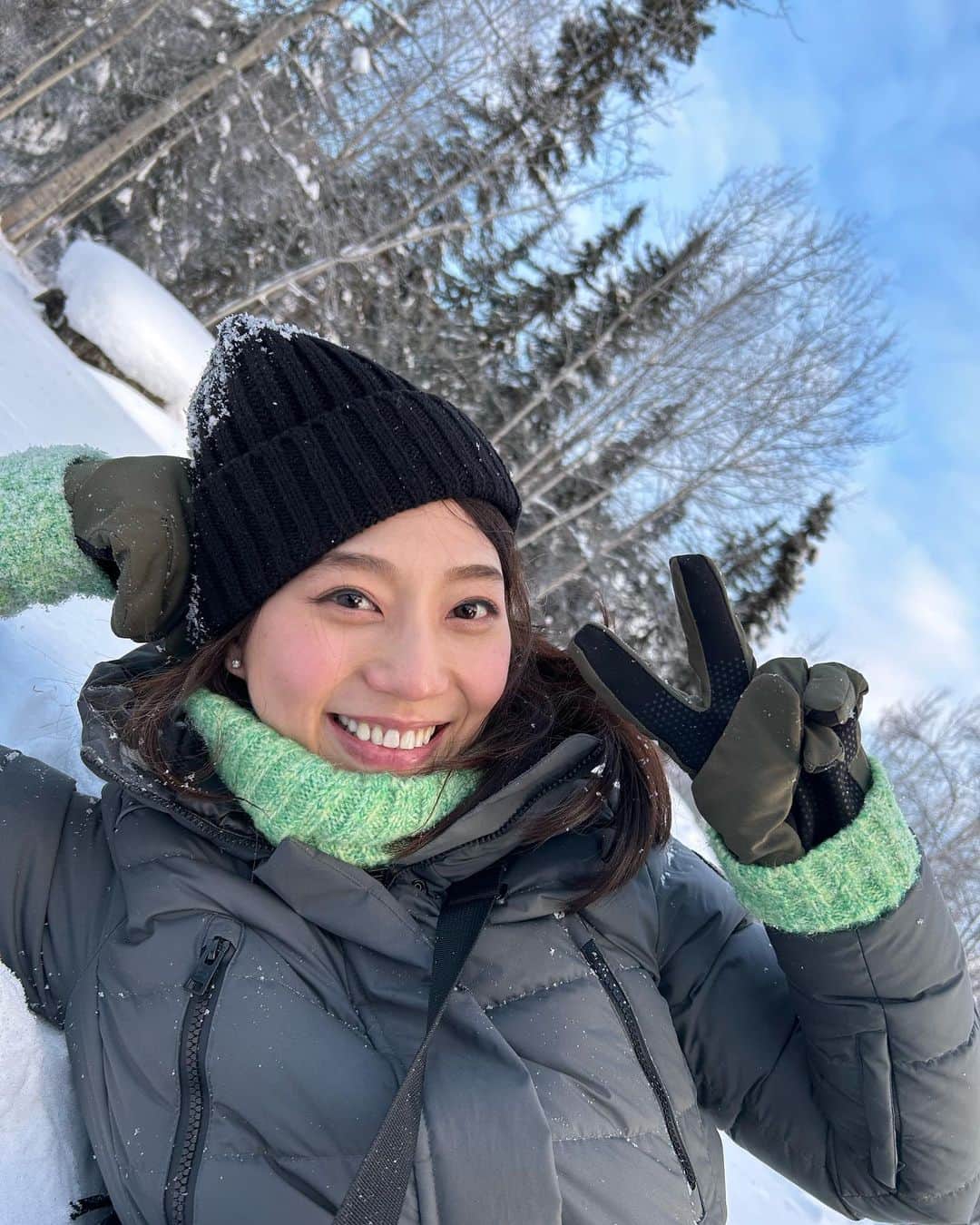小泉麻耶のインスタグラム：「2023年最初のexciting moments🌈  Love Alaska! so much fun to explore the Nature!!  #alaska #nothenlights #fairbanks #nonfilter #iphone14」