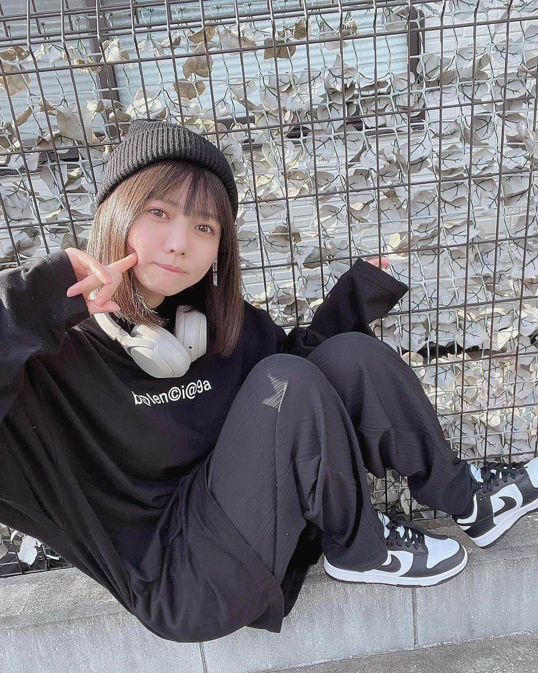 佐倉ちひろのインスタグラム：「Have a nice day ❤︎ . #instagood #nike #nikeshoes #knit #black #blackcode #fashion」