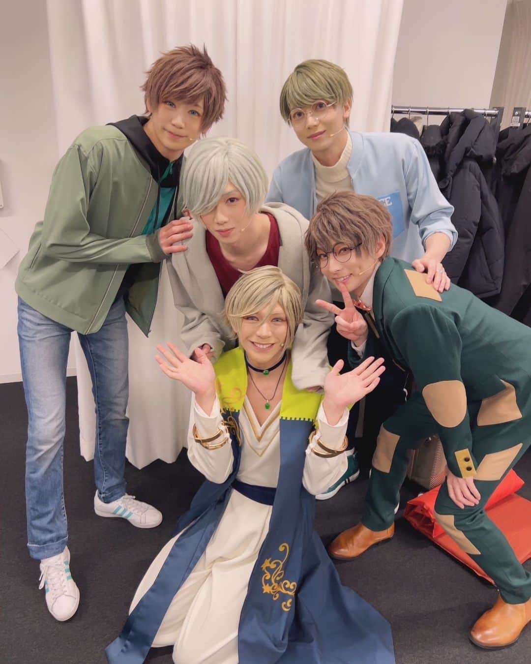 のインスタグラム：「エーステ東京千秋楽☆ 無事に終わりました✨ ご来場誠にありがとうございました😊 気を付けてお帰りください♪(*^^*)  また会おうね、監督さん☆  #エーステ」