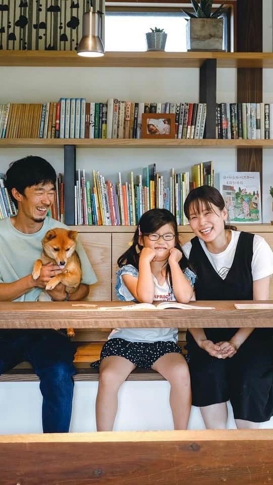 iroha_craftのインスタグラム：「. . 本日、笛吹市御坂町にてリノベーション見学会&製作家具キッチン相談会を開催しました！  たくさんのご予約、ご来場ありがとうございました。リノベーションのオープンハウスこそ久しぶりでしたが、やっぱりリノベーションは楽しい！！ @woodbellfurniture さんご協力ありがとうございました🙌🏻  そして、本日の様子をリールにまとめてみました！ぜひご覧ください。  #リノベーション #リノベ #ルームツアー #roomtour #古民家 #家具 #キッチン」