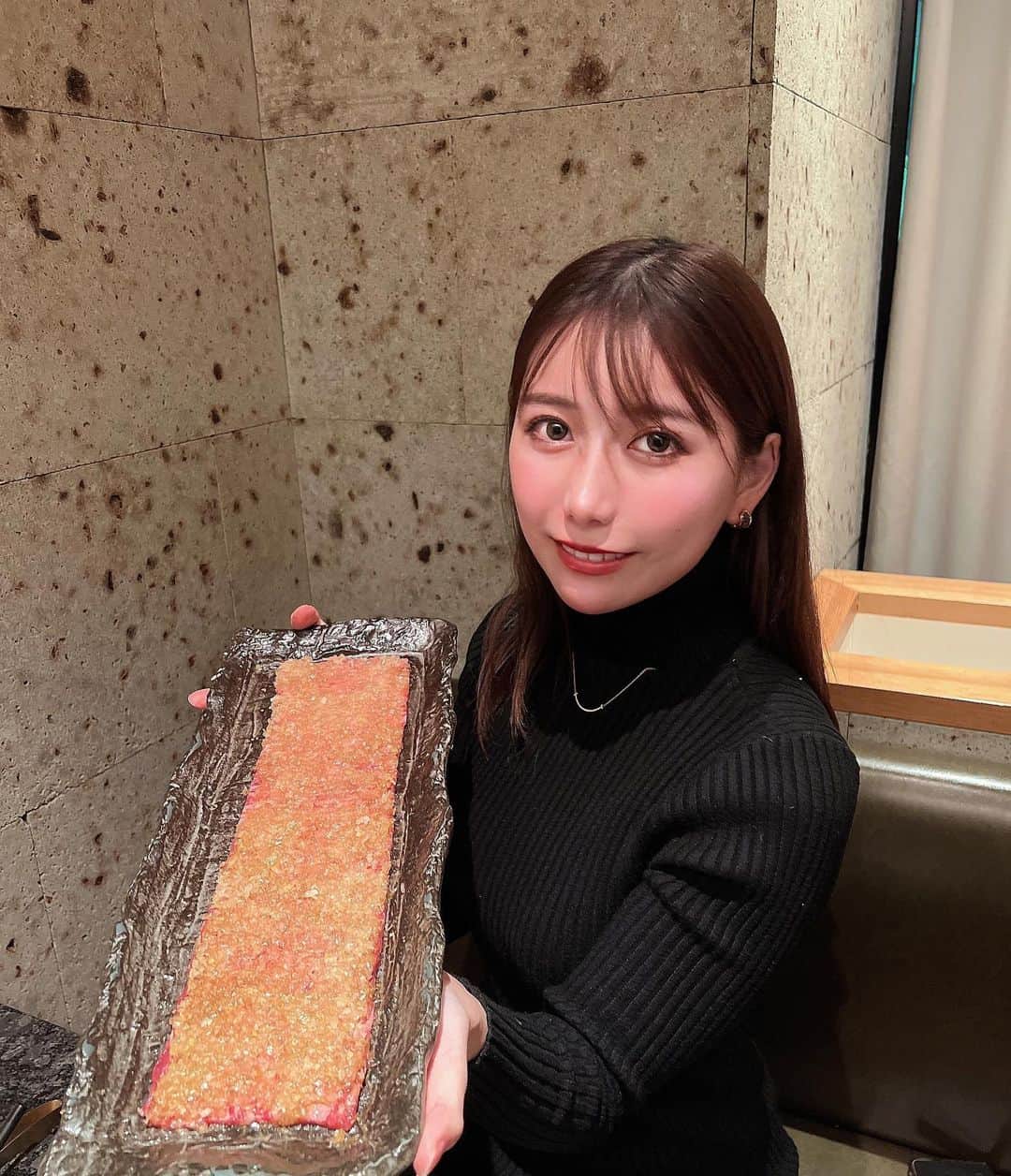 NAOのインスタグラム：「📍『きらく』 六本木のきらくさんの焼肉好きです💕 レモンがぎっしり敷き詰められてるタンがオススメ✨  #東京 #東京グルメ #東京焼肉 #焼肉 #六本木 #六本木グルメ #六本木焼肉 #牛たん #きらく」