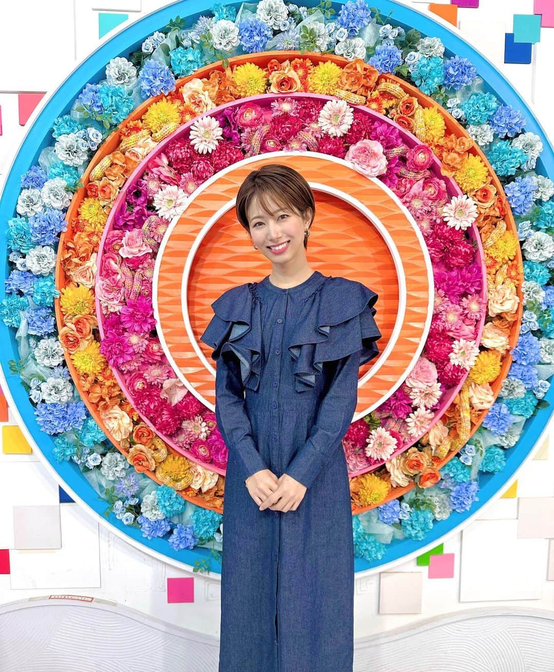 海老原優香さんのインスタグラム写真 - (海老原優香Instagram)「華やかなスタジオ💐  今日は#アナトレ  ナレーション講座を担当しました🫶🏻」1月29日 17時56分 - ebioffi