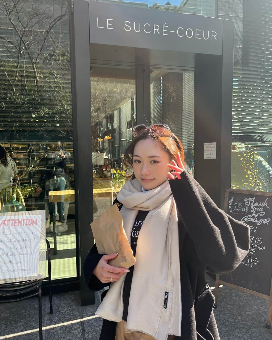 奥野莉瑛子のインスタグラム：「ずっと行ってみたかった #lesucrecoeur 🤍🥨💫色んな気持ちがリセットされる空間で最高だった  #💖 #梅田カフェ」
