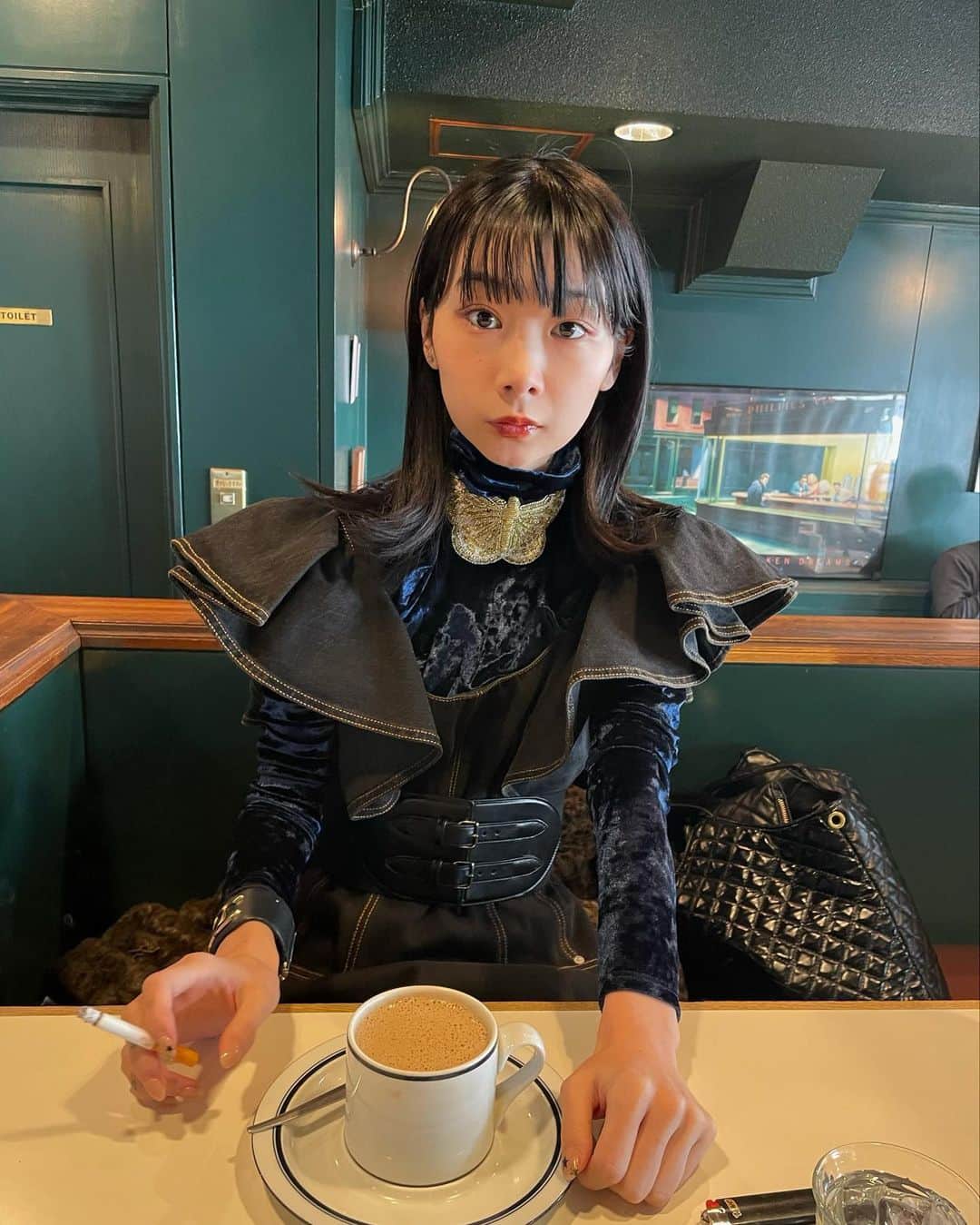 老月ミカのインスタグラム：「可愛さの中に上品さがあるお洋服はたまらないね〜🦋」