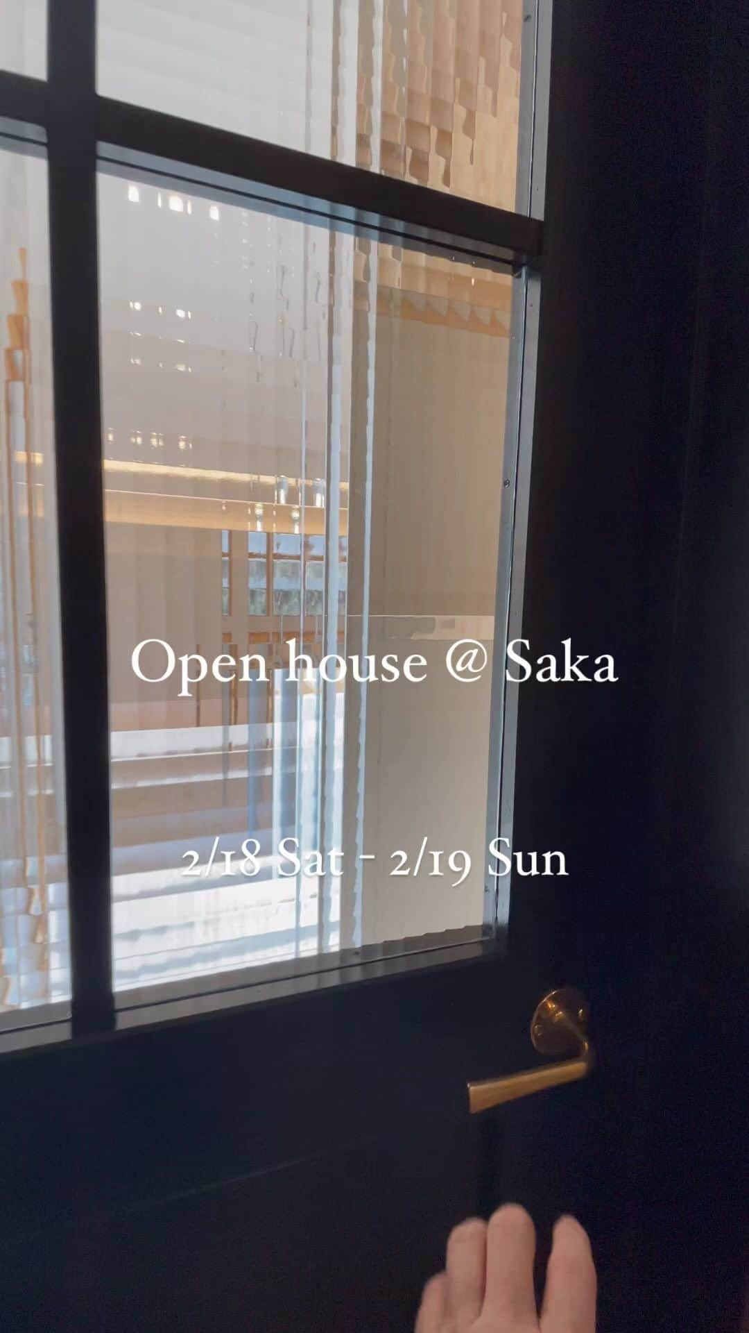 Life with Styleのインスタグラム：「*  Open House　〜『 our sense of life 』@安芸郡   日時：２０２３年　２月１８日（土）・１９日（日）   時間：10:00〜17:00   場所：安芸郡某所 　　（詳しい場所は、ご予約くださいました後にお知らせ致します。）  この度のオープンハウスにおきましても、『完全予約制』での開催はもちろんのこと、ご来場頂いたお客様同士が接する機会を極力なくすべく、ご予約時間帯の時間調整を行うこと、そして、ご見学時間の間の時間帯に一定の換気時間を設定すること、などの処置を徹底することで、ご参加下さいます皆様が安全な環境で安心してご見学頂けますよう、努めてまいります。   また、ご来場の皆様におかれましても、どうぞ以下の点にご協力を頂きたいと思います。 ・マスクの着用の上、ご来場ください。 ・室内に入る前に、こちらで準備しております消毒液での手指消毒にご協力下さい。 ・手袋をお渡し致しますので、着用の上ご見学下さい。 ・見学時間を「50分」とさせて頂きます。   ご理解、ご協力を宜しくお願い致します。   施主様ご家族とライフウィズスタイルが出逢ってから、早いもので、この冬で4年と半年ほどになりますか^ ^ その間、濃厚な打合せを何度も繰り返して何度も何度もプランを描き変えながら理想を追求した家創りは、本当に”施主様ご家族らしい”なと感じられる個性的な空間を生み出しました。 たっぷり時間をかけて創る、施主様ご家族だけのための真の注文住宅の魅力が詰まったこのお家の、きっと最初で最期のOpenHouseが開催されます。 どうぞ皆様、その目で、いえ、皆さんのその五感で、真の注文住宅の魅力を体感しに来て下さいね^ ^  お問合せは下記連絡先までどうぞ！  お問合せ ：株式会社Life with Style 電話　　：082-299-7494 E-mail   :hello＠lifewithstyle.jp  お申込みは、上記お問合せ先のTel・E-mail・HPの資料請求ページ・・・どこからお申込み下さっても大丈夫です。 お電話でご連絡頂きます場合、万一応答できない場合には、折り返しご連絡させて頂きますね。  ☆お名前 ☆ご連絡先（住所・℡番号） ☆件名やコメント欄等に「オープンハウス参加希望！」とご記入頂けると嬉しいです。 ☆「参加ご希望の時間帯」をお知らせ下さいね。  じっくり時間をかけて想いを詰め込んだ、注文住宅ならではの自由な家創りを実感して頂ける貴重なこの機会を、お見逃しなく！   *  新アカウント @lifewithstyle.jp  archives @lifewithstyle_archives  HP www.lifewithstyle.jp  広島市佐伯区五日市中央7-12-13-102 株式会社ライフウィズスタイル  #ライフウィズスタイル #lifewithstyle #exterior #exteriordesign #interior  #interiordesign #home #housedesign #architecture #デザイン  #インテリア  #インテリアデザイン #建築家 #設計士 #広島 #広島市 #東広島 #岩国 #廿日市 #設計事務所 #工務店  #注文住宅  #住まい  #暮らし  #広島の注文住宅  #家づくり  #無垢の木 #自然素材の家  #オープンハウス  #完成見学会」