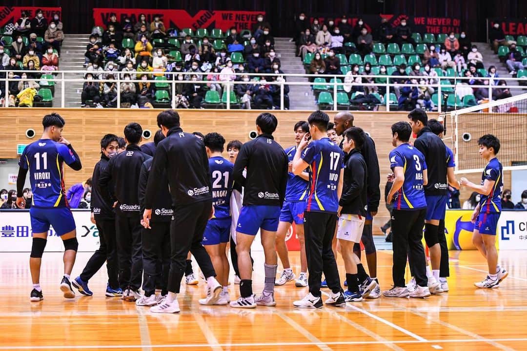 久保田雅人のインスタグラム：「→ 高千穂大会沢山の応援ありがとうございました🙇 何もさせてもらえない試合でした！悔しい結果ですいません！反省してまた来週頑張ります💪 → 地元の宮崎で試合できたことをとても嬉しく思います♪ 高千穂の料理もおいしく、皆さん優しくとても心温まりました👍 宮崎はやっぱり最高だなと思いました😃 関係者の皆様このような場を設けて下さりありがとうございました🙇 → #大分三好ヴァイセアドラー #パナソニックパンサーズ #高千穂 #どげんかせんといかん #つなごう宮崎 #ヒコは後輩ねw」