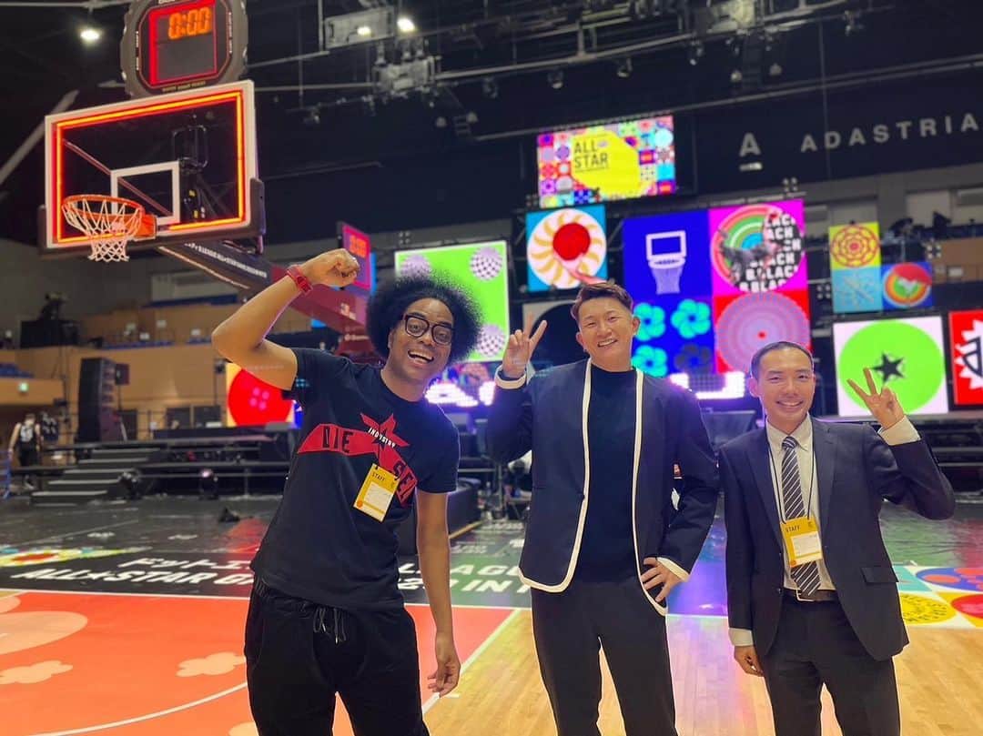 川村卓也のインスタグラム：「. B.LEAGUEオールスターゲーム🔥  副音声チャンネルでのゆるーいトーク🗣✨めちゃくちゃ楽しかったー！  見てくれた皆さん 聴いてくれた皆さん ありがとうございましたー🙇‍♂️✨」