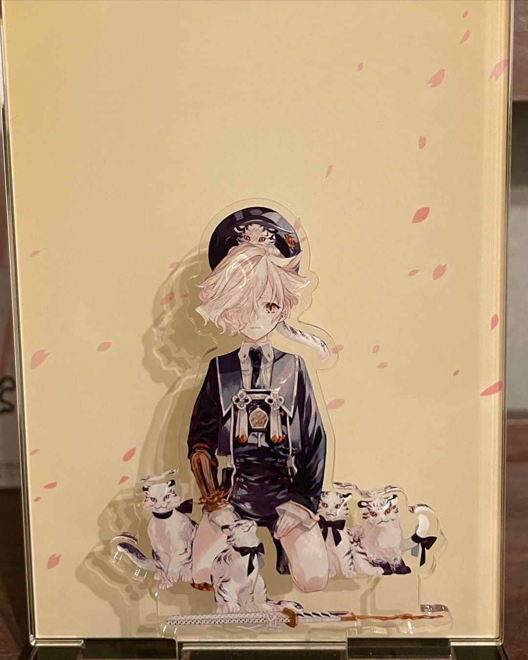 粕谷雄太のインスタグラム：「刀剣乱舞八周年おめでとうございます！ ごこちゃんと出会って八年と思うと感慨深いです😊 いろんな楽しい経験させてもらいました。  フィギュアのお披露目イベントだったり 京都博物館での音声ガイド、山形の米沢に刀を見に行ったり。 もちろん普段の収録も楽しい事だらけでした！  他にも沢山あるのですが全部書いていたらめちゃくちゃ長くなるので思い出したらその都度書きますね😊  キャラクターを任せて頂けるのは本当にたくさんの奇跡の中で粕谷を見つけてくれて押してくれて決めてくださった方がいると思うと身が引き締まります。精進を忘れずにこの先も頑張ります！  これからも五虎退と虎くん達と刀剣乱舞の益々の発展をお祈り申し上げます。 僕も頑張るぞー！！！！」
