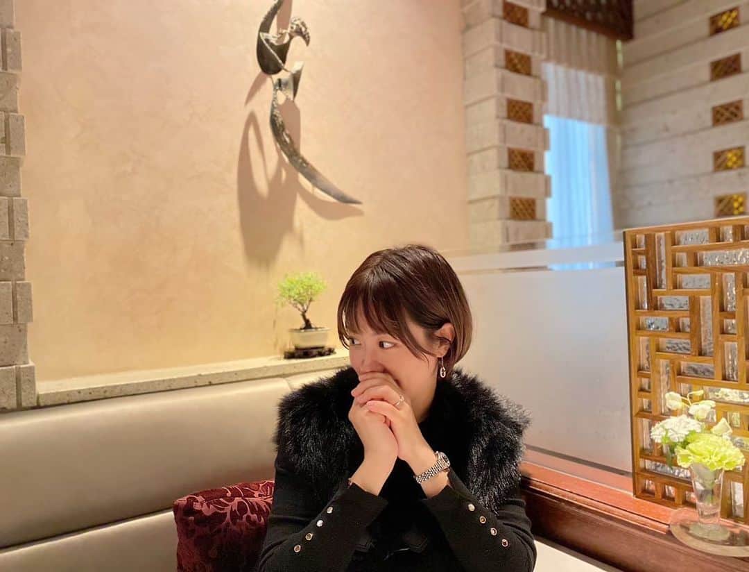 麻生夏子さんのインスタグラム写真 - (麻生夏子Instagram)「出産前に美味しいものを夫婦でゆっくり食べようの会で、久々に富麗華へ。 時期的に上海蟹のコースがあったので思いがけず食べられてラッキー。 紹興酒飲みたかった…。笑  北京ダッグも相変わらずの美味しさであと5本は食べられそうでした。(食べ過ぎ。)  最近、入院準備を少しずつ進めているのですが発売当初からお世話になっている @thekindest_for_maternity の『はじまりの葉酸ゼリー』もバッチリ忍ばせました👍 妊娠を考えている方、妊娠されている方はもちろん、授乳期のママに必要な栄養素もしっかり取れるのでしばらくは私の必須アイテムになりそうです。  それにしても上の子がいる出産はなかなか大変なものがありますね…。準備頑張ります！  #富麗華 #マタニティ生活 #はじまりの葉酸ゼリー #カインデスト #thekindest #赤ちゃんの食育」1月15日 9時49分 - natsukoaso0806