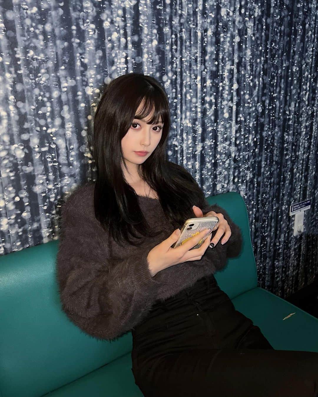 山本望叶のインスタグラム：「姉カメラ(^^)📸  #ootd #code #コーデ #ニットコーデ #emoda」