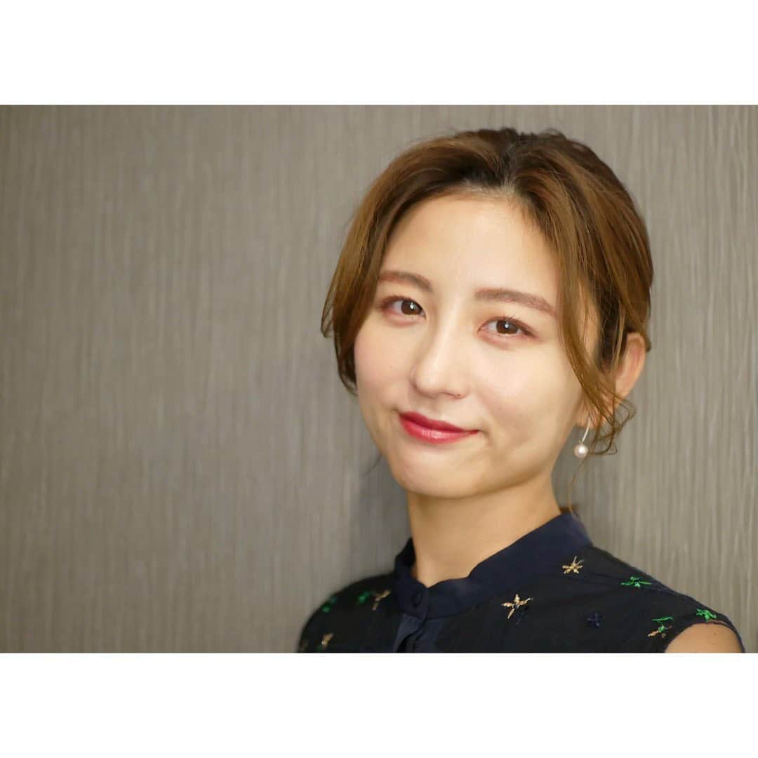 宇賀なつみのインスタグラム：「.  この週末は久しぶりの雨でしたね。  久しぶりに地元へ帰って、 恩師のお墓参りをしました。 当時を知る先生や友人とお鮨を食べて、 ビールを飲みました。 そのまま実家へ寄って、 皆でワインを飲みました。  なんだかとてもいい日だったなぁ。  #weekend  #rainyday」