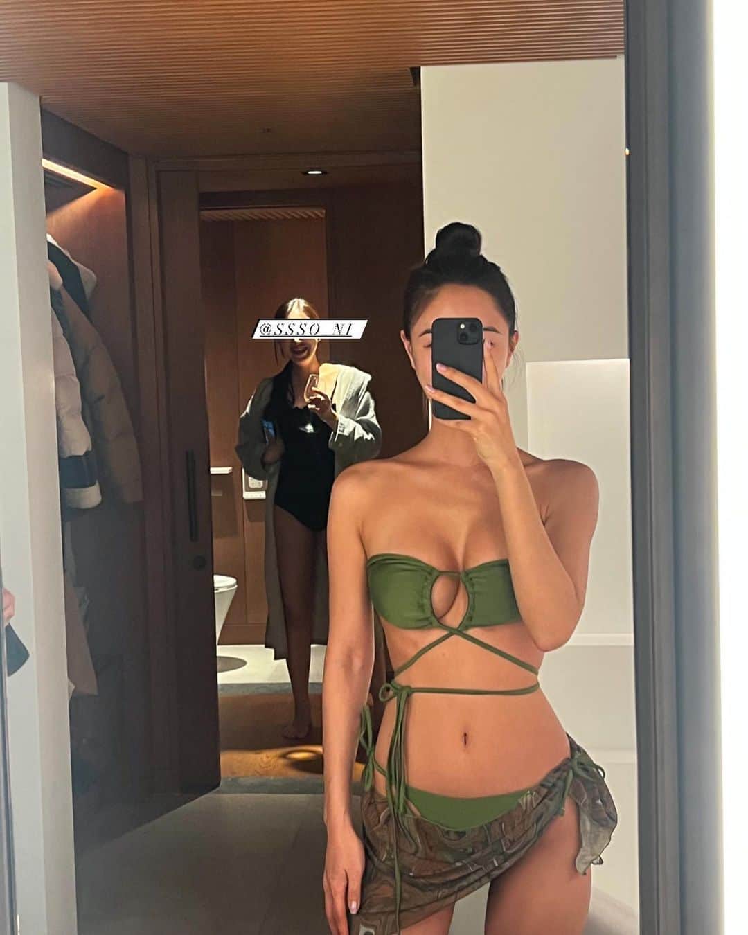 キム・ボラムのインスタグラム：「나 혼자 찍고 싶었어 ㅋㅋ」
