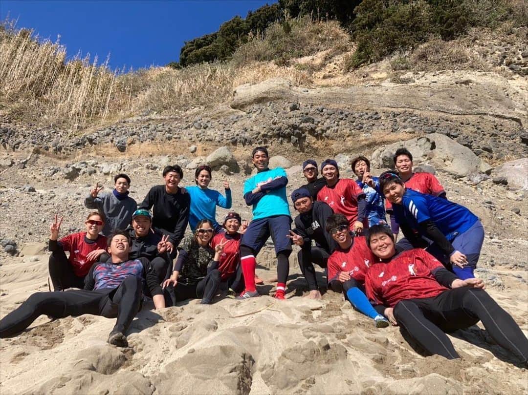五十幡亮汰さんのインスタグラム写真 - (五十幡亮汰Instagram)「【自主トレ】 遅くなりましたが、明けましておめでとうございます！  4日〜13日まで静岡県の下田で秋山翔吾さんの元、自主トレを行なってきました。短い期間ではありましたがとても勉強になり充実した自主トレになりました。  今年こそチームの勝利、日本一に貢献できるよう頑張って参ります。今年もどうかよろしくお願い申し上げます！  #2023 #下田 #自主トレ」1月15日 14時32分 - ryota_isobata50
