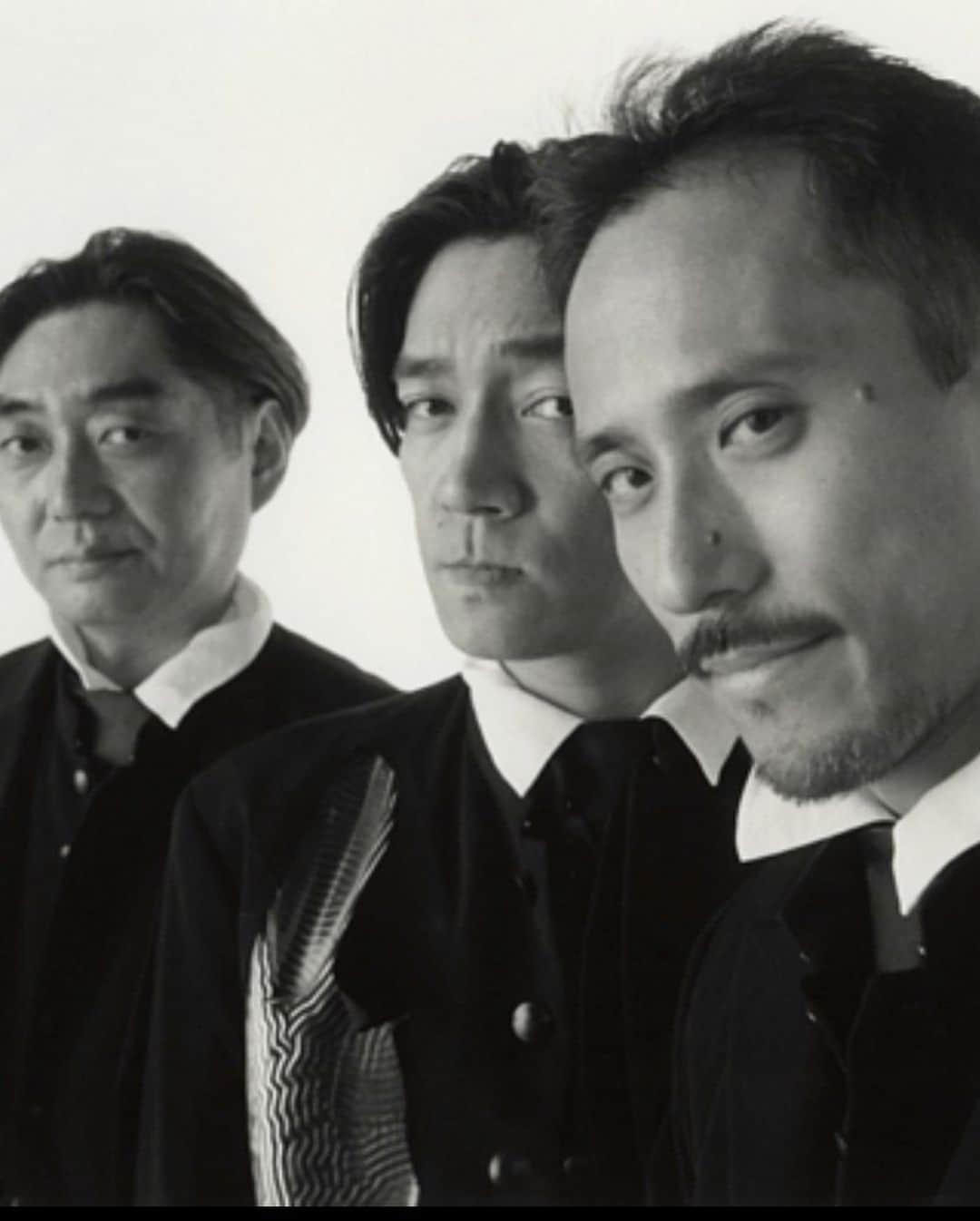 のインスタグラム：「We Luv Yukihiro Forever RIP  YMOの音楽に刻まれた幸宏さんのドラムで とってもワクワクさせられ、 幸宏さんの数々の奏でる音楽は とっても愛が詰まってて心を暖めてくれる 素晴らしい音楽を数々生み出してくれて 本当にありがとうございました。 幸宏さんと一緒にステージに立てた事は 一生の宝物です😭💕 お別れするのが寂しすぎて 涙がずっと溢れちゃう、、 だけど幸宏さんきっと今ごろ微笑んでいるような気がするな😢❤️ どうかゆっくり休んでください。 #yukihiroforever」