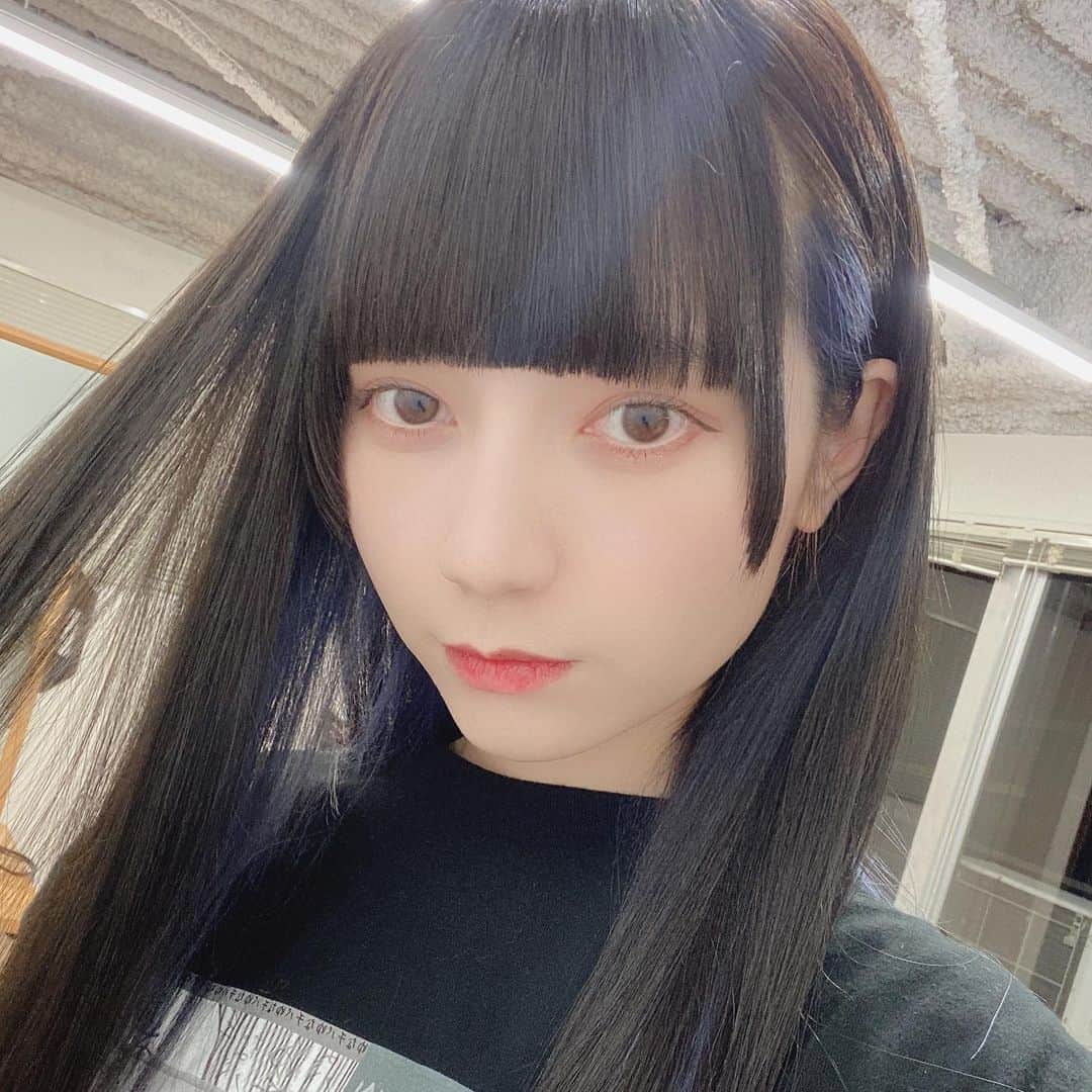 やねのインスタグラム：「髪染めた〜＾­­-＾ そしてサラサラになりました＾­­-＾」