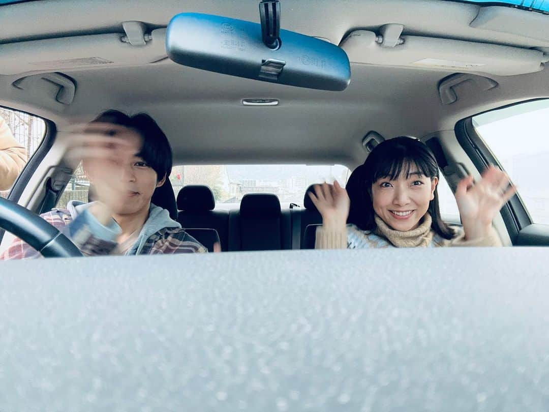 安藤サクラさんのインスタグラム写真 - (安藤サクラInstagram)「今夜第2話放送🍼@brushuplife_ntv  岡田に送ろうと思ってタイマーで撮ったら、連写だった。 奇しくもトーリの役名が、まーくん。 第2話おたのしみに🥳 #ブラッシュアップライフ」1月15日 15時51分 - sakuraando