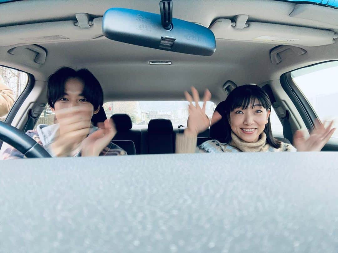 安藤サクラさんのインスタグラム写真 - (安藤サクラInstagram)「今夜第2話放送🍼@brushuplife_ntv  岡田に送ろうと思ってタイマーで撮ったら、連写だった。 奇しくもトーリの役名が、まーくん。 第2話おたのしみに🥳 #ブラッシュアップライフ」1月15日 15時51分 - sakuraando