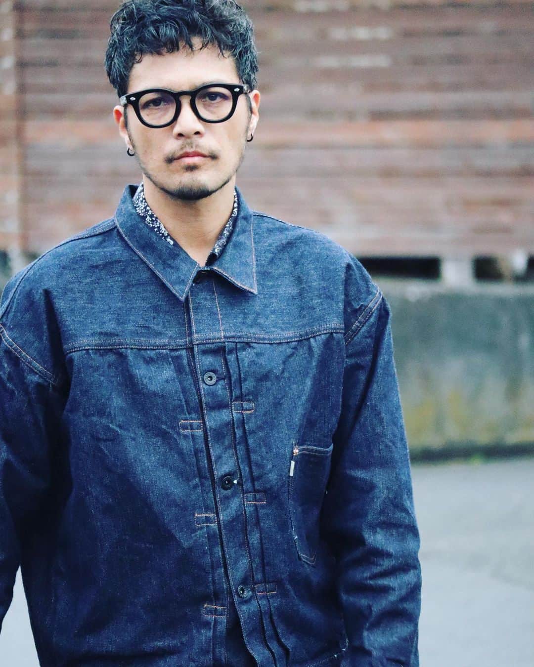 ZOEのインスタグラム：「二代目 ONE PIECE OF ROCK デニムセットアップ始めました👖  小中さん @csf_official の魂が籠った作品 どう育っていくか楽しみで仕方ない🔥  ぜひ最後まで見届けてくださいね！」