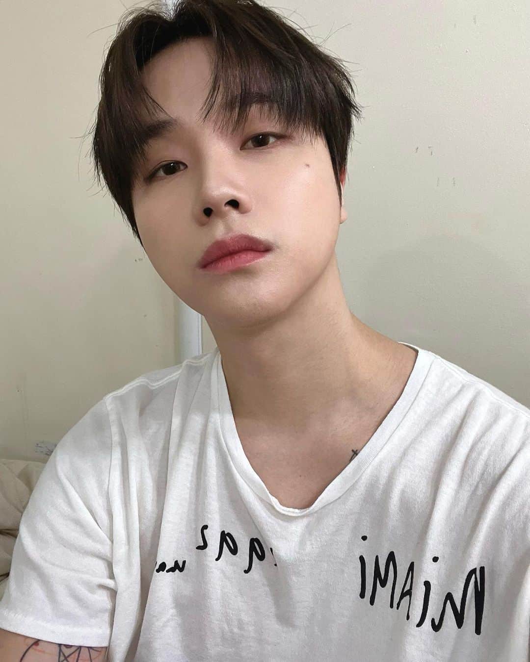 のインスタグラム：「뮤지컬 '드라큘라'  보러 와 주신 팬분들 관객분들 감사드립니다! 정말 많이 배우고 느낀 공연이었어요 다음 활동도 기대해주오🙇🏼‍♂️」
