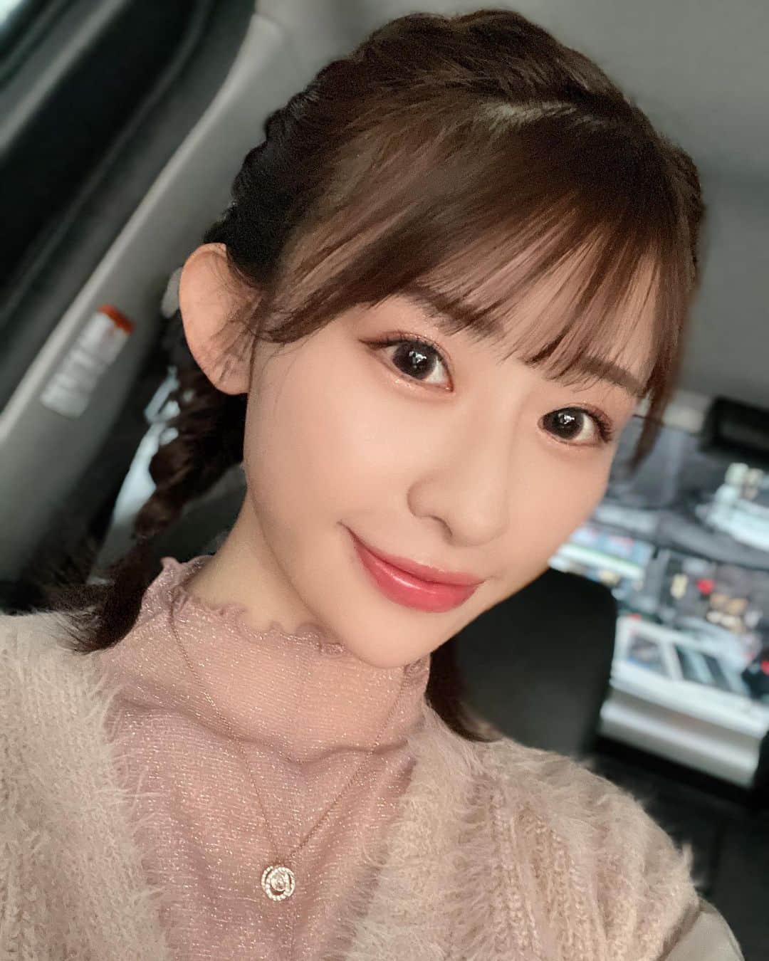 宮島めいさんのインスタグラム写真 - (宮島めいInstagram)「イベント用にヘアメイクとメイクやってもらった💄 いつもお世話になってる