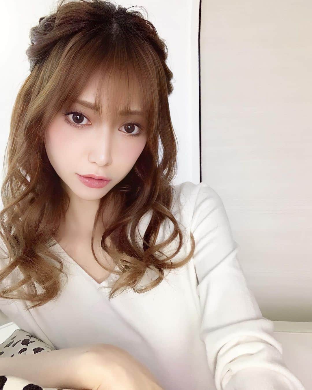 加賀美早紀さんのインスタグラム写真 - (加賀美早紀Instagram)「髪型可愛い  #ハーフアップ」1月15日 17時23分 - kagami_saki