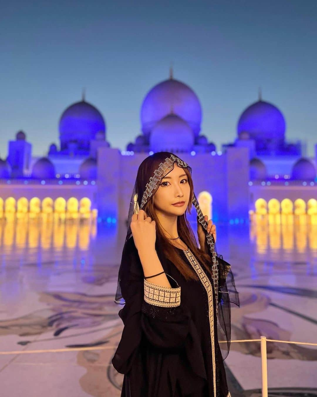 CHIHAさんのインスタグラム写真 - (CHIHAInstagram)「❤︎  #abudabi #abudhabi #dubai #travel #abaya #abayafashion #sheikhzayedmosque」1月15日 17時42分 - chiha6170