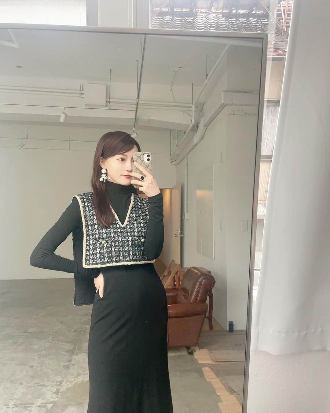 のインスタグラム：「体調不良もなおって、やっと出社！ ⁡ 施術から1週間くらいたって、東京中央美容外科岐阜院（ @_tcb.gifu ）でのTCB式小顔美肌再生を実感 鈴木大路先生（ @tcb_suzuki_ohoji ）ありがとうございました。 ⁡ 少し内出血してまだお肌が黄色くなってるところがあるけど、メイクで隠せるくらい💄 お肌の調子がいいからOK ⁡ ⁡ #美容外科ならTCB東京中央美容外科#東京中央美容外科#美容外科#TCB#東京中央美容外科岐阜院#岐阜#美容クリニック#美容医療#美容#PR#リフトアップならTCB東京中央美容外科#TCB式小顔美肌再生#TCB小顔リフト#小顔美肌再生#糸リフト#リフトアップ#小顔整形#小顔#美肌ケア」