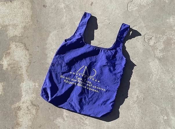 福永浩平さんのインスタグラム写真 - (福永浩平Instagram)「いよいよ今週から10周年オープニングツアー始まります。🕊🕊🕊  今回のグッズも私がフォトショやらでデザインして入稿までしてます。🙏🏿 みんないっぱい買ってね。👏🏿  今回のツアーは10周年オープニングツアーなので懐かしい曲だらけです。笑 久しぶりに観に来てくれる人たちも多いと嬉しいです。📡⚡︎⚡︎  それでは会場でお待ちしてます。🕊」1月15日 19時33分 - kohei33