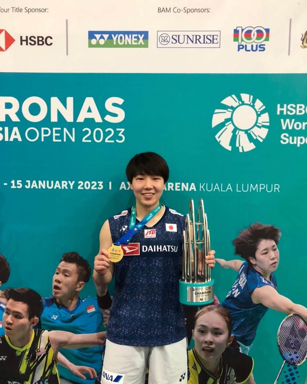 山口茜のインスタグラム：「..  Malaysia Open 2023 🇲🇾🥇  たくさんの応援、ありがとうございました！ 2023年初戦、我慢して乗り越えられたので良かったです。  また来週楽しく頑張ります！  Thank you for your support🇲🇾」