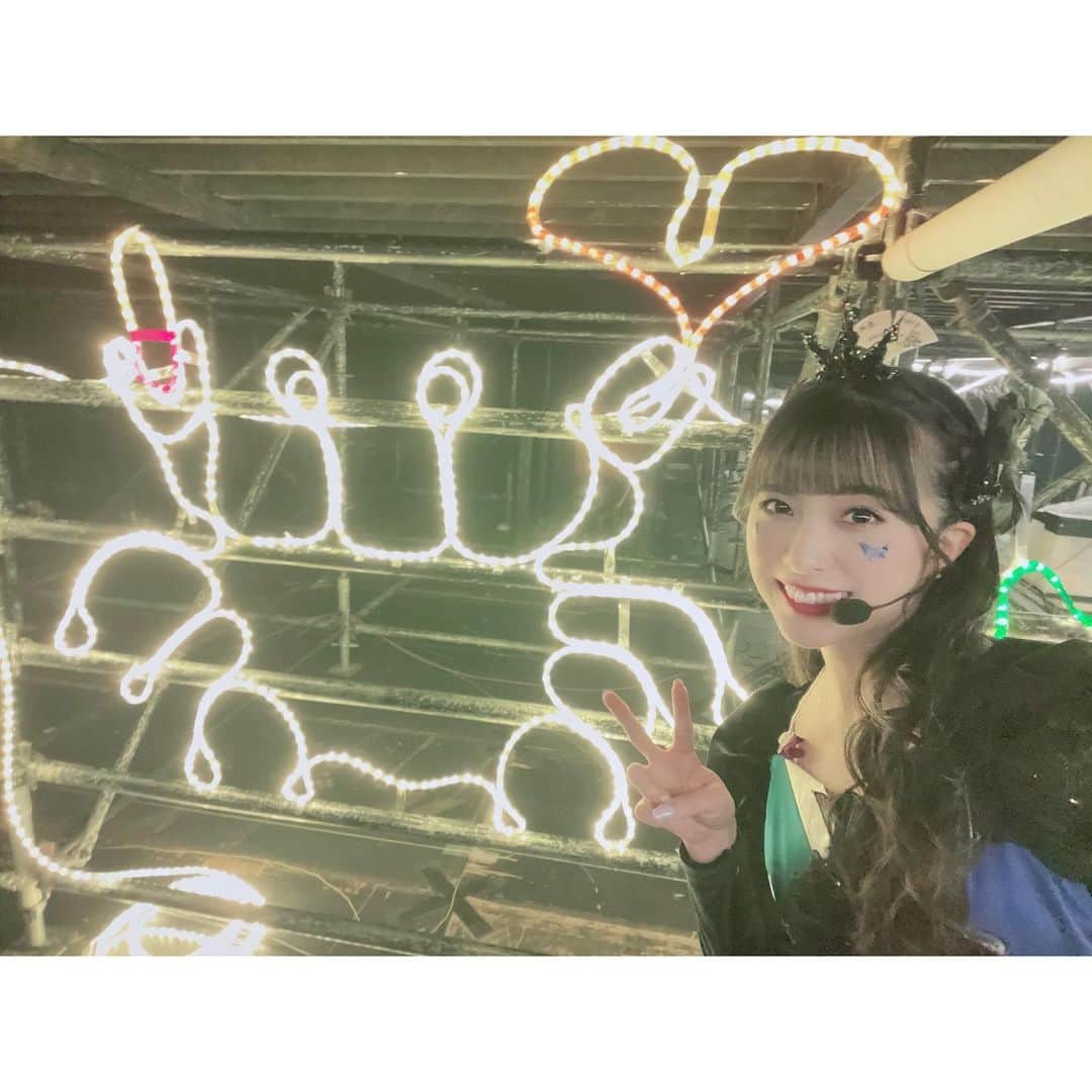 結那さんのインスタグラム写真 - (結那Instagram)「❤︎ lovelive... ⁡ ｡+☆ﾟ+｡★｡+ﾟ☆ﾟ+｡★｡+ﾟ☆ﾟ+｡★｡+ﾟ☆ﾟ+｡+ﾟ ⁡ #Liella_3rd_北海道Day2 もうツアーも折り返しになってしまいました(๑•́ - •̀๑) 早く次の公演したい！！！！って気持ちと、 まだ終わりたくない！！！！と言う気持ちが… ⁡ でも何より最高に素敵な思い出が、 一つまた一つと増えていくのが本当に幸せ💗 ⁡ そして各地方で様々な方と出逢えて嬉しいです…‼︎✨ 残りの公演もマルガレーテちゃんの気持ちを大切に。 パフォーマンスさせていただきます…！！ 『勝つ』の背景にある想いを持って私も強くなる。 ⁡ 皆さん北海道公演も本当にありがとうございました‼︎ 雪も寒さも忘れちゃうくらい熱いステージと 暖かい皆様に囲まれて楽しかったです…！！！❤️‍🔥 ・ Thank you for coming to see us live.🌟 Hokkaido for the second time in my life…❄️ I hope to see you again!🥰 ⁡ ｡+☆ﾟ+｡★｡+ﾟ☆ﾟ+｡★｡+ﾟ☆ﾟ+｡★｡+ﾟ☆ﾟ+｡+ﾟ ⁡ #Liella #lovelive #ラブライブスーパースター #lovelivesuperstar #ラブライブシリーズ #schoolidolproject #loveliveschoolidolproject #結那 #ウィーンマルガレーテ #北海道 #北海きたえーる」1月15日 19時41分 - yuina_927