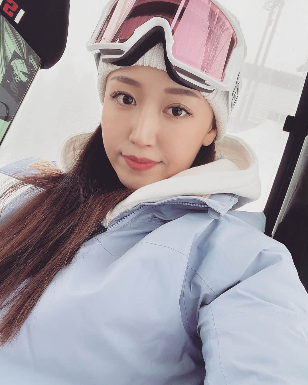 杉田恵李奈のインスタグラム：「新潟Now🏂楽し過ぎるよ〜 大声出しながら大ゴケかまして 身体はもうバキバキです（特に首）。 下手っぴは下手っぴ仲間と切磋琢磨。 @_shion__06  ※上手い人に無理してついて行ったら死んじゃう😇 . . いつもドキドキワクワクだ🤭💓 色々と取り繕わなくて良かったよ、この人生。 . . #新潟#越後湯沢#niigata#echigoyuzawa#snowboard  #石打丸山スキー場#ishiuchimaruyama#スノボー #結局何だかんだ楽しんじゃってるし #生まれ変わってもこの人生で #度々感じるジェイソンステイサムへの安心感 #愛が動機か不安が動機かで色々と変わってきます」