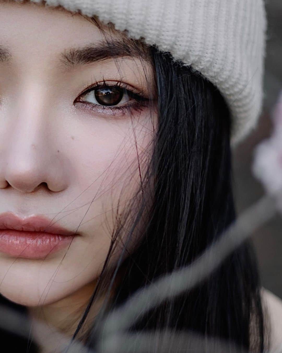 藤子さきのインスタグラム：「No fair   Photo by @carlo.obrien   #tokyocameraclub #portrait #portraitphotography #photography #photooftheday」