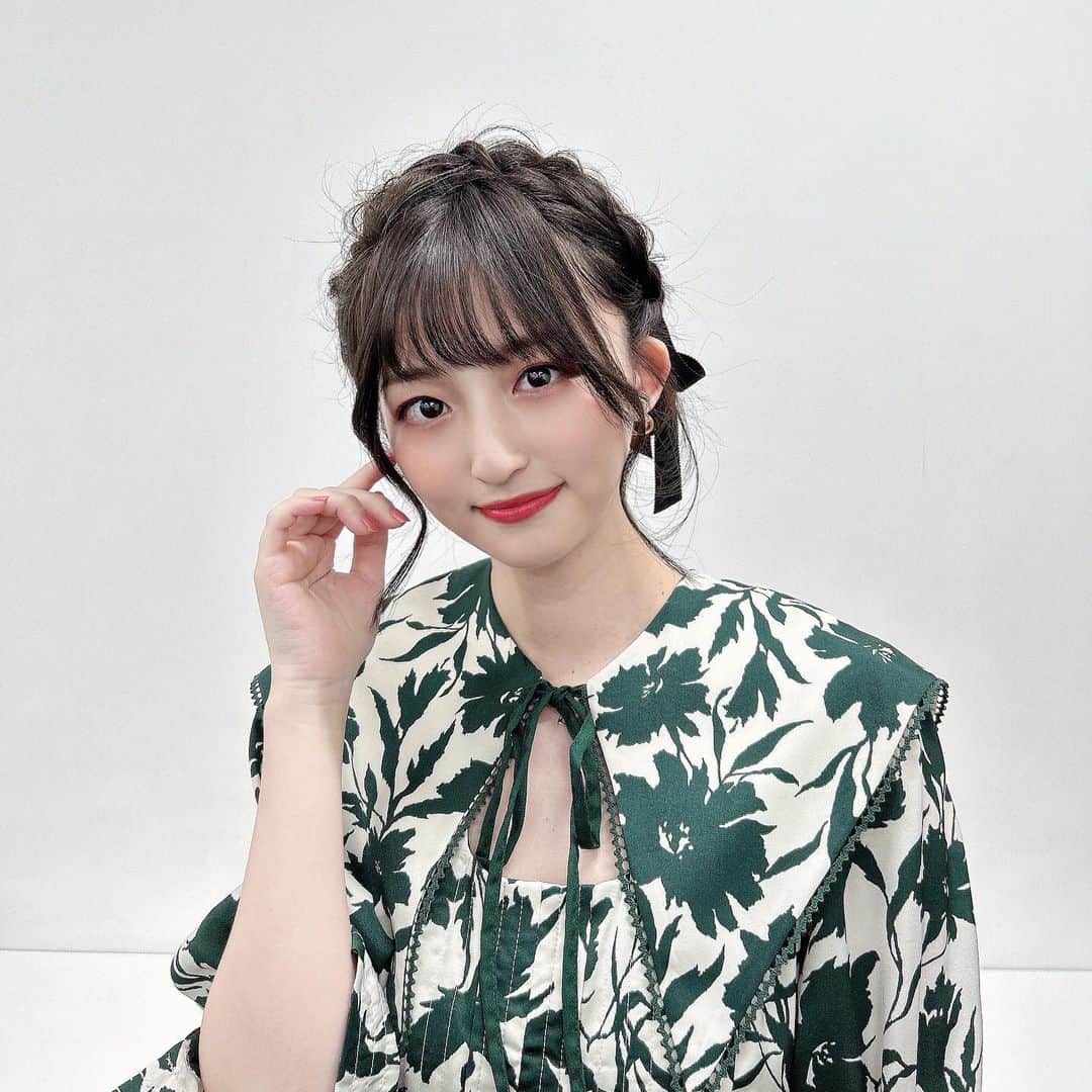 石井陽菜のインスタグラム：「⁡ ⁡ ⁡ ⁡ ラスバレ2周年生放送 ありがとうございました🍃 ⁡ 髪の毛ヘアメイクさんに 可愛くしてもらいました☻ ⁡ ⁡ #アサルトリリィ#ラスバレ#snidel」