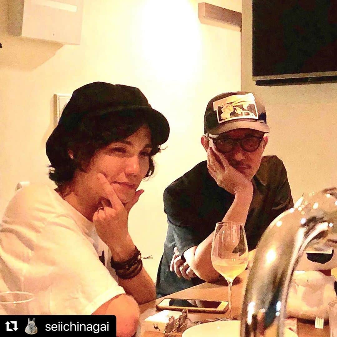 山口尚美さんのインスタグラム写真 - (山口尚美Instagram)「幸宏さんには、家族ぐるみで本当に仲良くして頂きました。 娘や息子のことも会う度可愛がって頂き、感謝しかありません。 何より聖一のことをとても気に入ってくださり、ライブや飲みに沢山誘ってくださいました。 確実に幸宏さんのお陰で今の聖一があります。 いつもダンディーでカッコ良く、どこかユーモラスな幸宏さんにもうお会いできないのが本当に残念ですが、頂いた愛を無駄にしないよう、家族で前を向いて生きたいと思います。 どうぞ見守っていてくださいね。 幸宏さん、本当にありがとうございました。  #repost @seiichinagai with @use.repost  ・・・ 幸宏さん  あなたの最後のギタリストに私を選んでくれたことは、私の一生の誇りです。  楽しい思い出ばかりですが、本当は、もっともっと、ご一緒したかったです。  いつもお洒落でチャーミングで、粋なジョークが大好きだった幸宏さん。  本当にありがとうございました。  永井家より、愛を込めて。」1月15日 23時06分 - happy_harumi