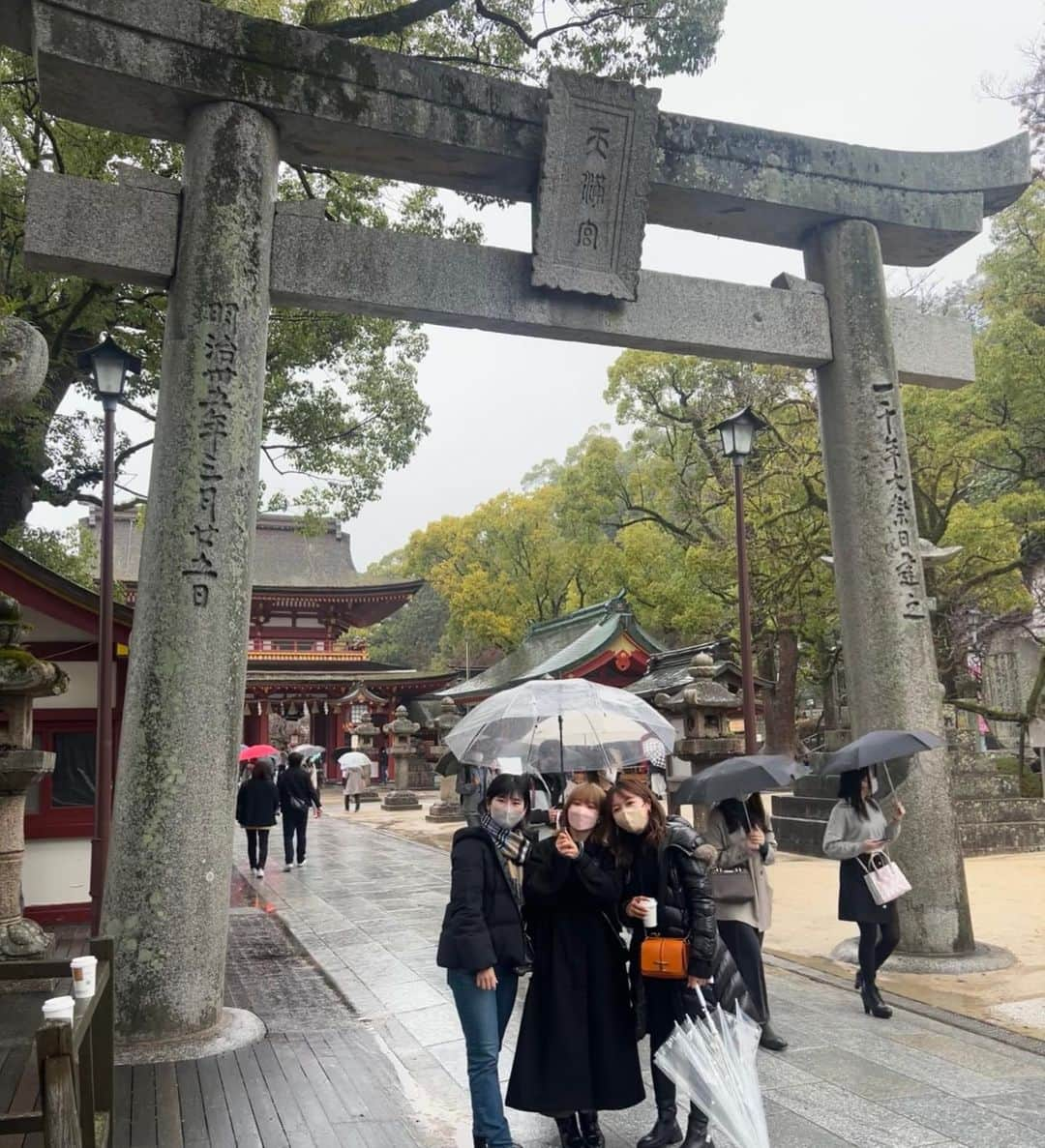 廣田真優さんのインスタグラム写真 - (廣田真優Instagram)「🍡⛩🦑☔️🪬🔑🍜🍲🍖🐴🤞 #福岡旅行#食い倒れの旅#弾丸旅行#福岡#写ルンです#チェキ#1999#太宰府天満宮#天神」1月15日 23時25分 - mayu_hirota