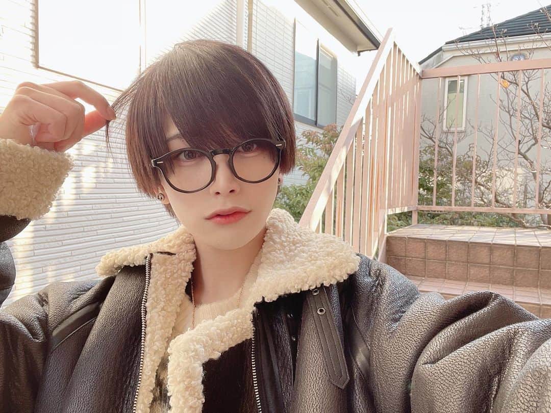 のインスタグラム：「囚われた心が君との夢をずっと見てたんだ」