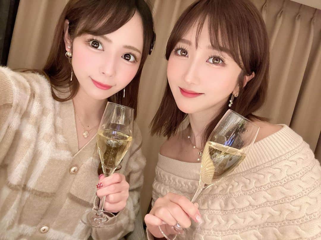 のインスタグラム：「ひびちゃんと中華☺️❤️ また行くの楽しみ😊✨ 誘ってくれてありがとう💕  #中華 #南青山 #dinner #美食 #エビチリ #美味しい #aoyama #ミモザ #mimoza #フォローミー #followｍe」