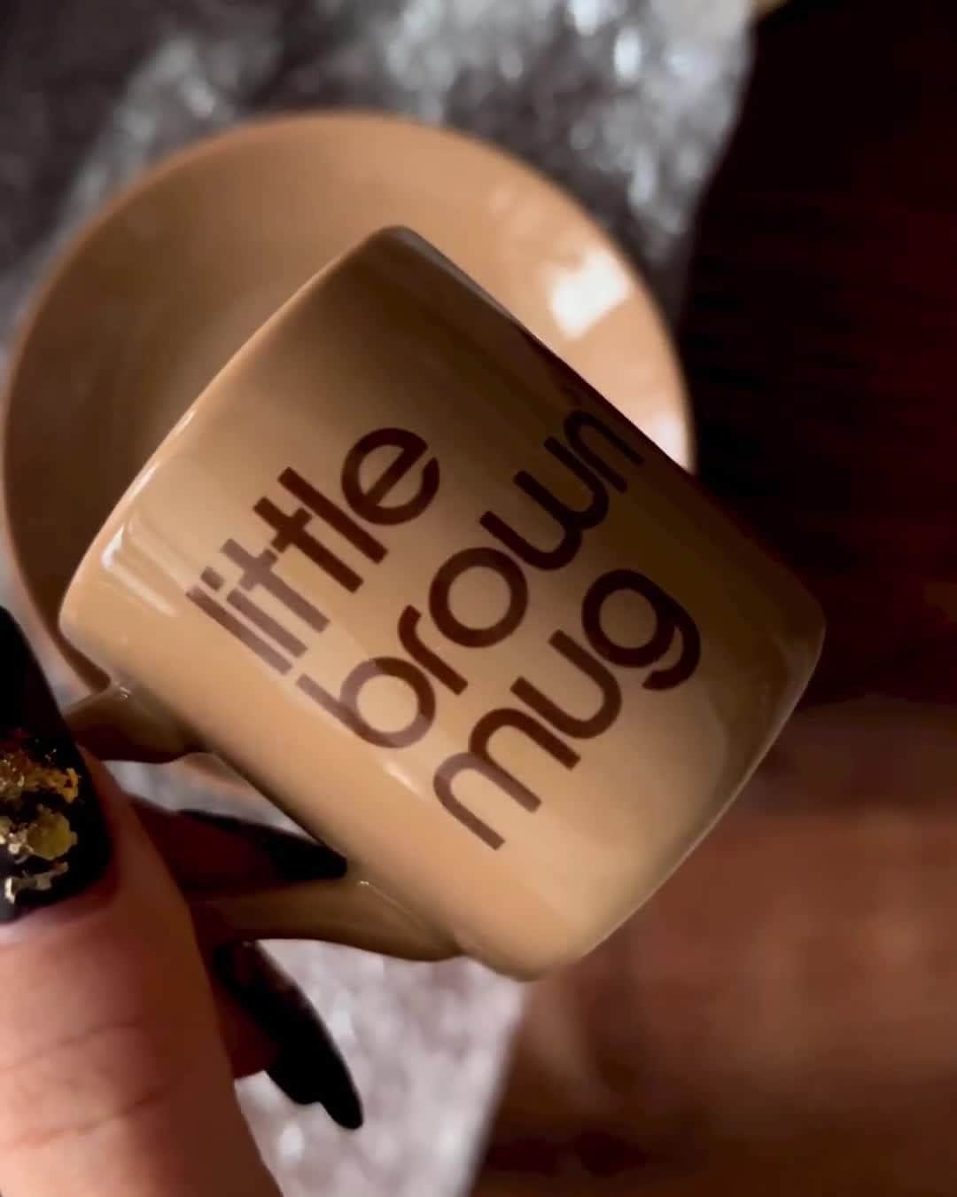 Bloomingdale'sのインスタグラム：「Good things come in small packages, like our Little Brown Mug! Cheers to Sunday and tiny treats ☕️ @aida.dj」