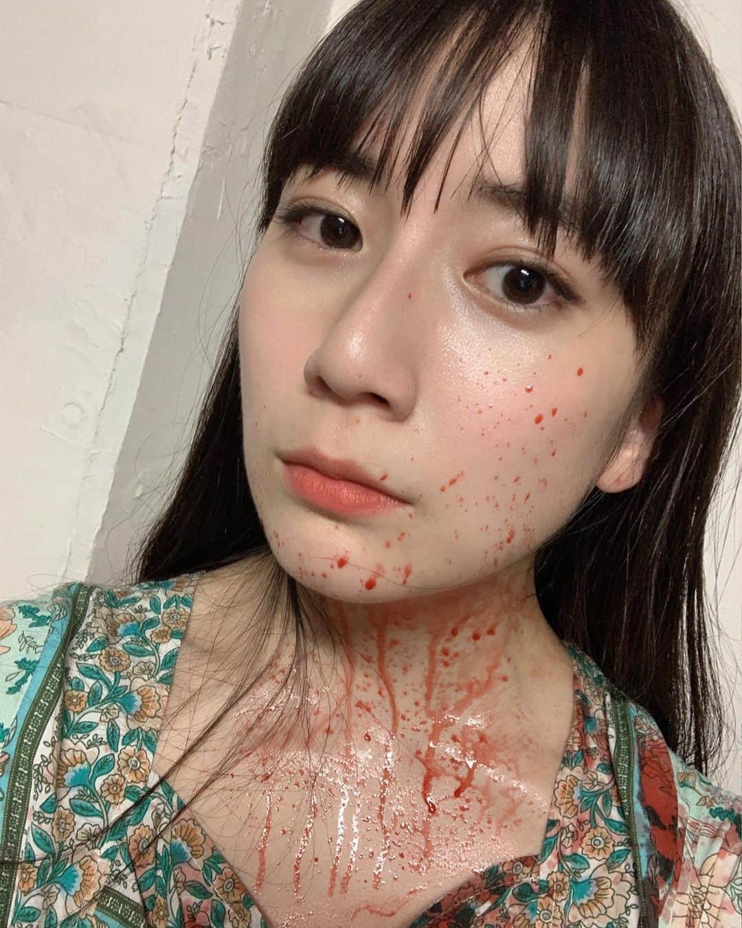 今川宇宙のインスタグラム：「なんというかビジュアル的にネタバレのあれでオフショット全然載せてなかった、昨年の48時間映画祭出展作品「はじめて」のオフショットを、そろそろ時効(？)だと思い載せてみる。  脚本 塩田泰造 監督 水野博章  内容に反して(！？)気持ちの良すぎるロケーションでした。  脚本賞受賞 作品賞2位  モンツァ映画祭選外佳作 フィレンツェ映画祭 ベストホラー賞 ハリウッドゴールドアワード ベストドラマ賞  私は何度も見てしまう きっと今年もどこかで上映のチャンスがあるのでは！」