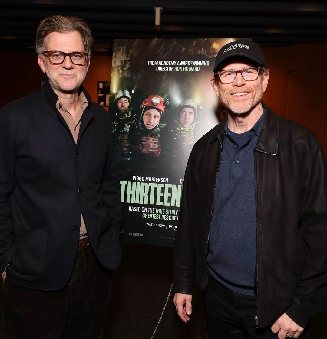 ロン・ハワードのインスタグラム：「I’m such a fan of Paul Thomas Anderson and so thrilled to get underneath the process of making Thirteen Lives. As expected, his observations were so damn astute and his questions catalyzed a memorable conversation. And the audience reaction at the screening was most gratifying. Listen at link in bio.」