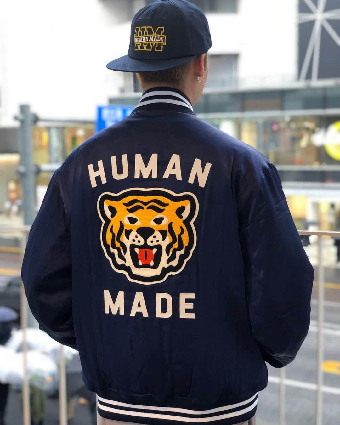 fools_judge_streetのインスタグラム：「HUMAN MADE  22AW STADIUM JACKET  22AW 5 PANEL TWILL CAP #1   サイズ　L モデル　169cm 57kg  プロフィール欄より、 オンラインストア商品ページにアクセスできます。 ※その他ご不明点は店頭または、 DMまでお問い合わせください。  如有任何疑问，请在instagram上留言。 欢迎浏览我们的网上商店以及光临我们在原宿的实体店。  For inquiries, please message us on instagram. Please confirm our online store. Thank you.  #humanmade #ヒューマンメイド #nigo」