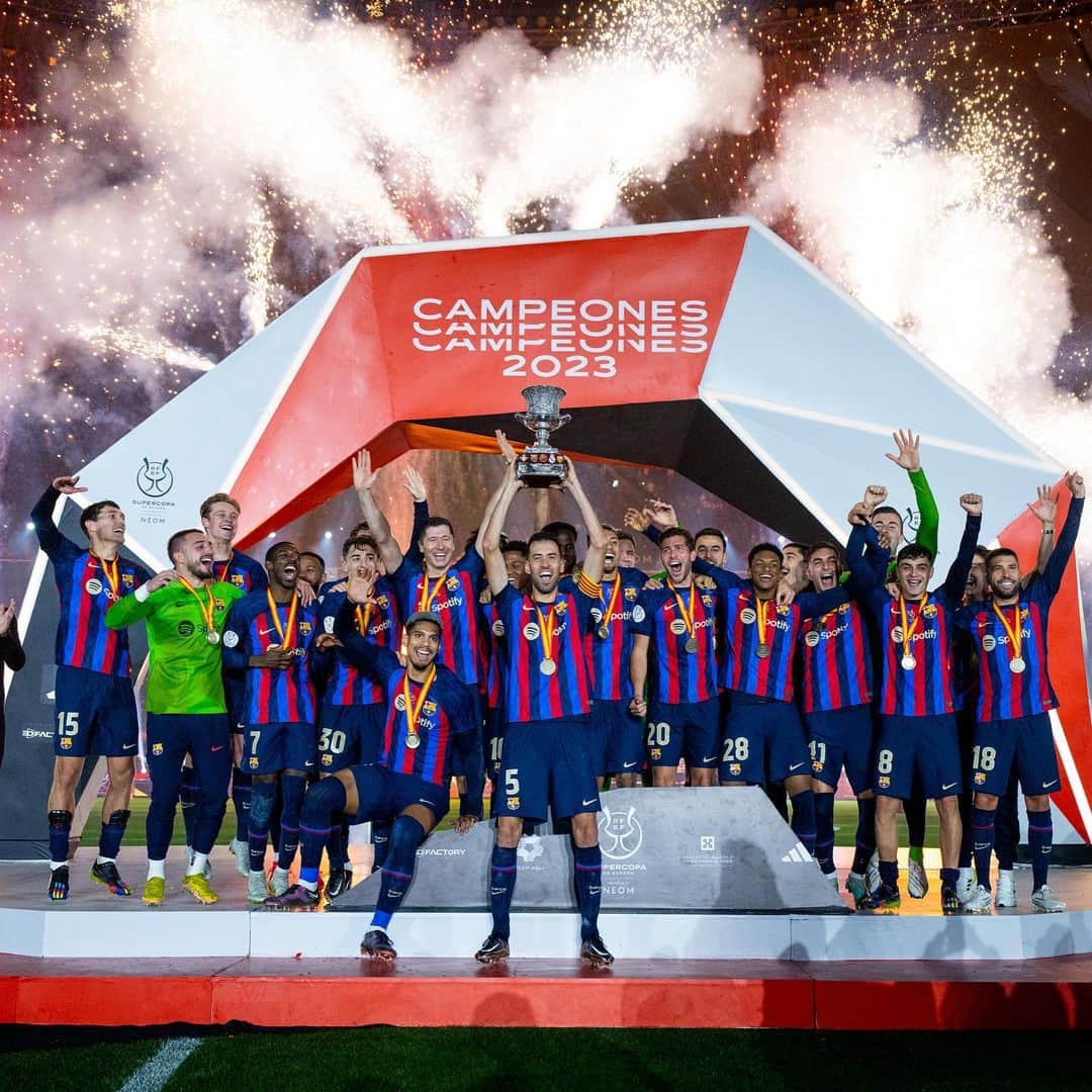 フレンキー・デ・ヨングさんのインスタグラム写真 - (フレンキー・デ・ヨングInstagram)「SUPERCOPA 🏆💙❤️」1月16日 8時00分 - frenkiedejong