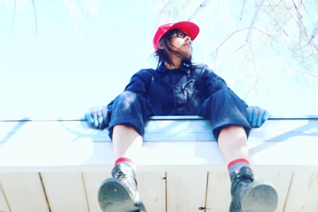 キャサリン・メーニッヒのインスタグラム：「Vertigo  #notamagahat」