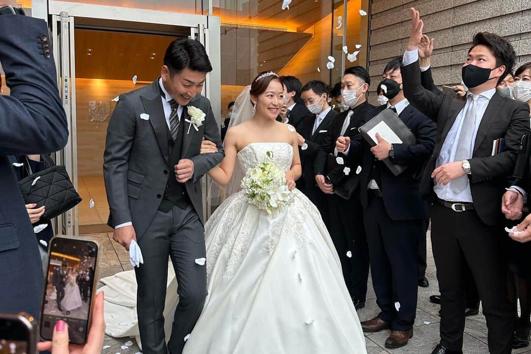 福山恵梨さんのインスタグラム写真 - (福山恵梨Instagram)「あかねしの結婚式👰‍♀️🤵‍♂️❤️ . 素敵だった🥹🥹🥹 末永くお幸せに❤️🧡」1月16日 11時06分 - erigolferi