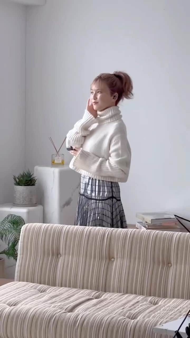 のインスタグラム：「. GINGER2月号 オフショット動画📸  #オフショット  #撮影の裏側  #GINGER #宇野実彩子 #AAA」
