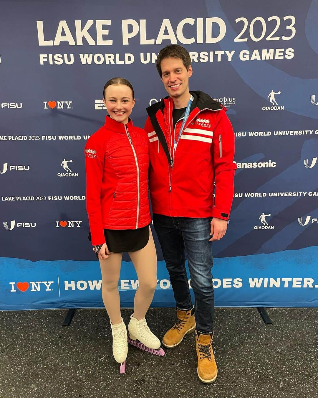 ヴィクトール・ファイファーのインスタグラム：「2023 World University Games with Austrian champion @emily.saari. Very nice short program, tough long program, overall a good experience! #skateaustria」