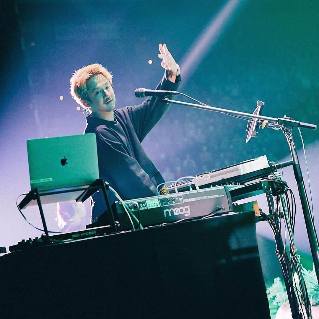 George のインスタグラム：「2023もよろしくお願いします。  sumika Live Tour 2022-2023「Ten to Ten」  大阪城ホール Photo by @sotarogoto   #TentoTen #テントテン #テンテン」
