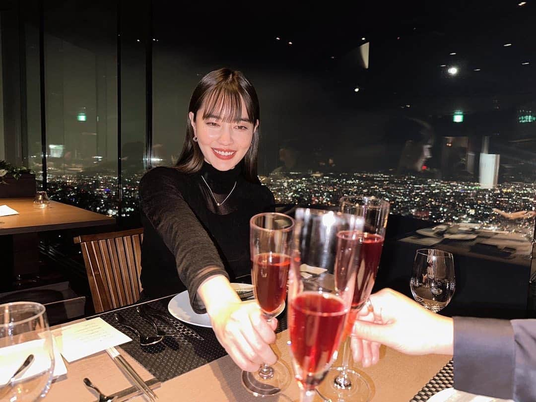 林みなほさんのインスタグラム写真 - (林みなほInstagram)「📍THE JEWELS   Birthday Dinner in Hokkaido.  Thank you dear friends. @manazakura  @i_am_ojyou   #もいわ山展望台 #ザジュエルズ #札幌の景色が一番美しく見えるレストラン」1月16日 17時36分 - hayashiminaho