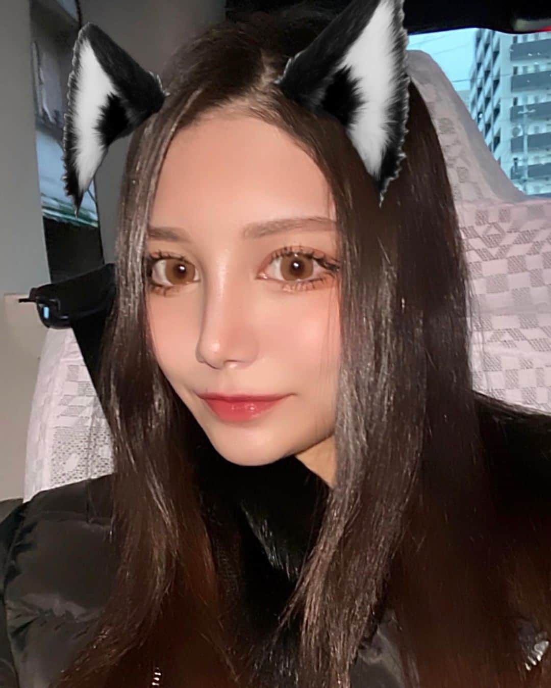 サントス飛鳥のインスタグラム：「21:00出勤です🐱  #錦3 #キャバクラ #キャバ嬢 #夜の街 #夜職  #ヘアセット #キャバ嬢ヘアメイク #ラウンジ #キャバ #名古屋 #歌舞伎町 #すすきの #北新地 #selfie #like #instagood  #fashion #style  #소통해요  #自拍#粉我  #selfiegram #02 #l4l #likesforlike」