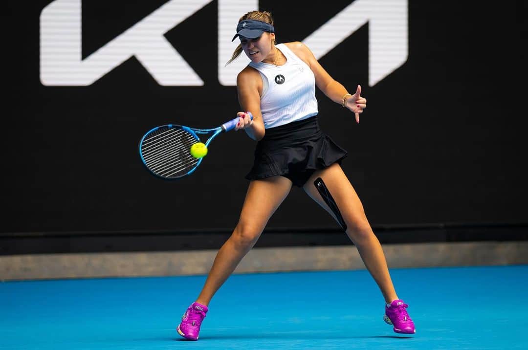 ソフィア・ケニンのインスタグラム：「Tough match but enjoyed the energy on Margaret! Will come back stronger next year 👊🏼」